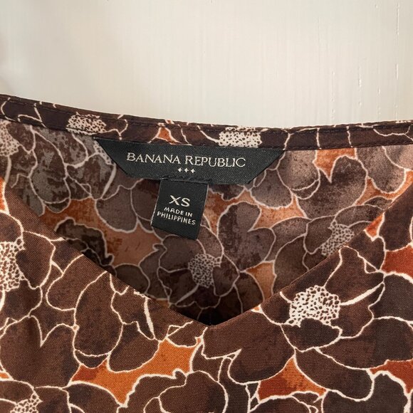Banana Republic Silky Classic Camisole Size XS Brown and Rust Flowers - Picture 5 of 5
